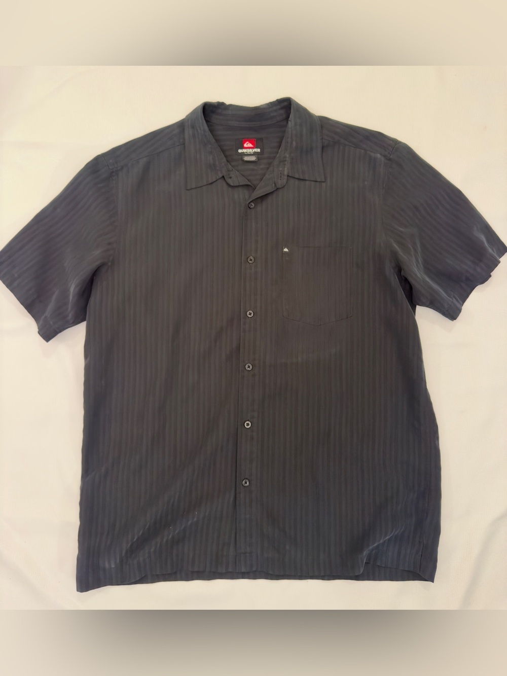 Quicksilver Signature Series Button Up Mens Shirt. Size: L Color: Dark Grey